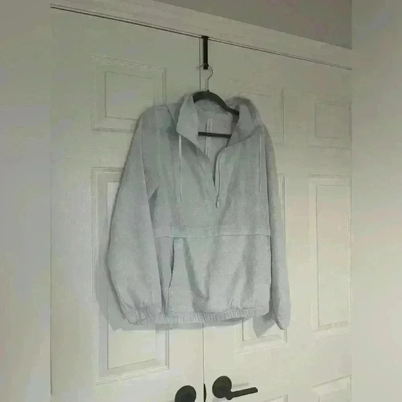 Lululemon pack light pullover  jacket size 8 - Picture 2 of 4
